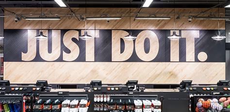 tsawwassen mills nike outlet